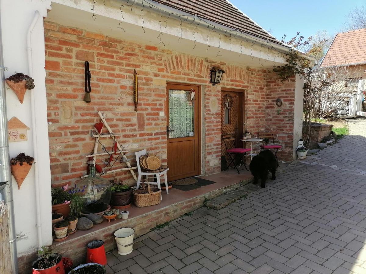 Míves Vendégház Pogány Extérieur photo